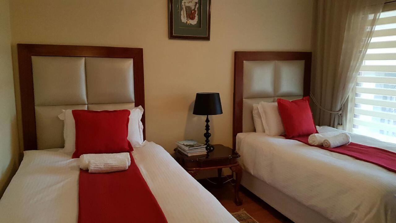 Lily White Guest House Centurion Exteriör bild
