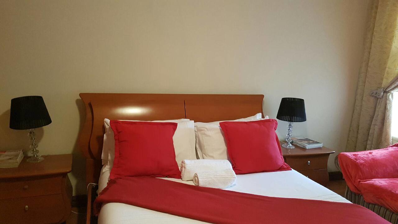 Lily White Guest House Centurion Exteriör bild