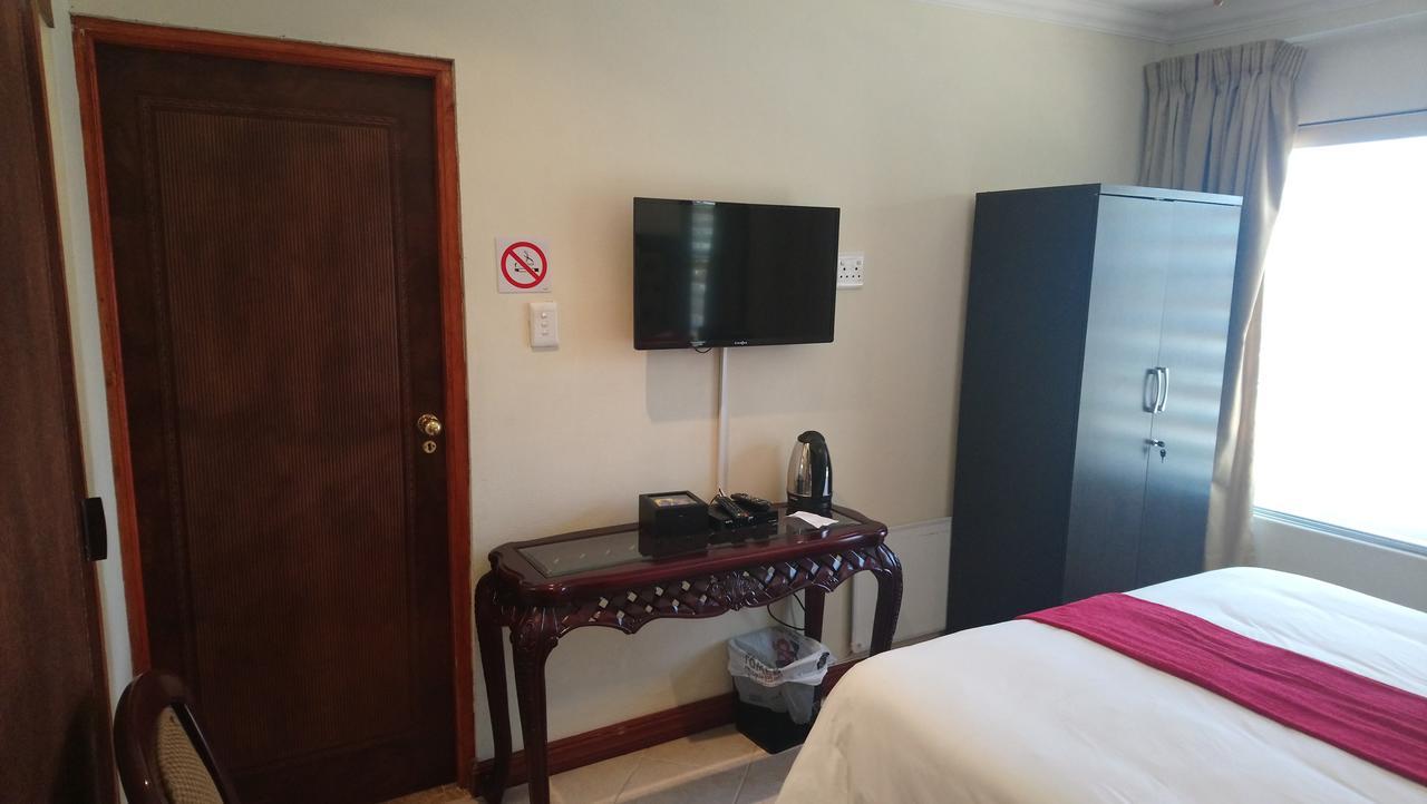 Lily White Guest House Centurion Exteriör bild